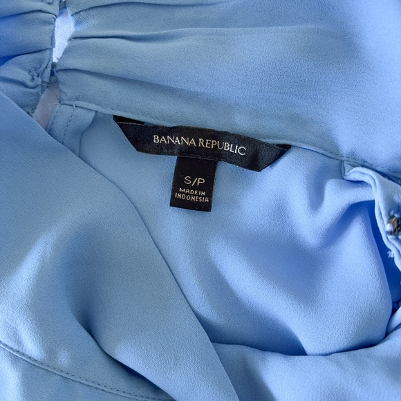 Banana Republic Tie-Neck Ruffle Front Sleeveless Blouse - Romantic Corpcore - Picture 2 of 9